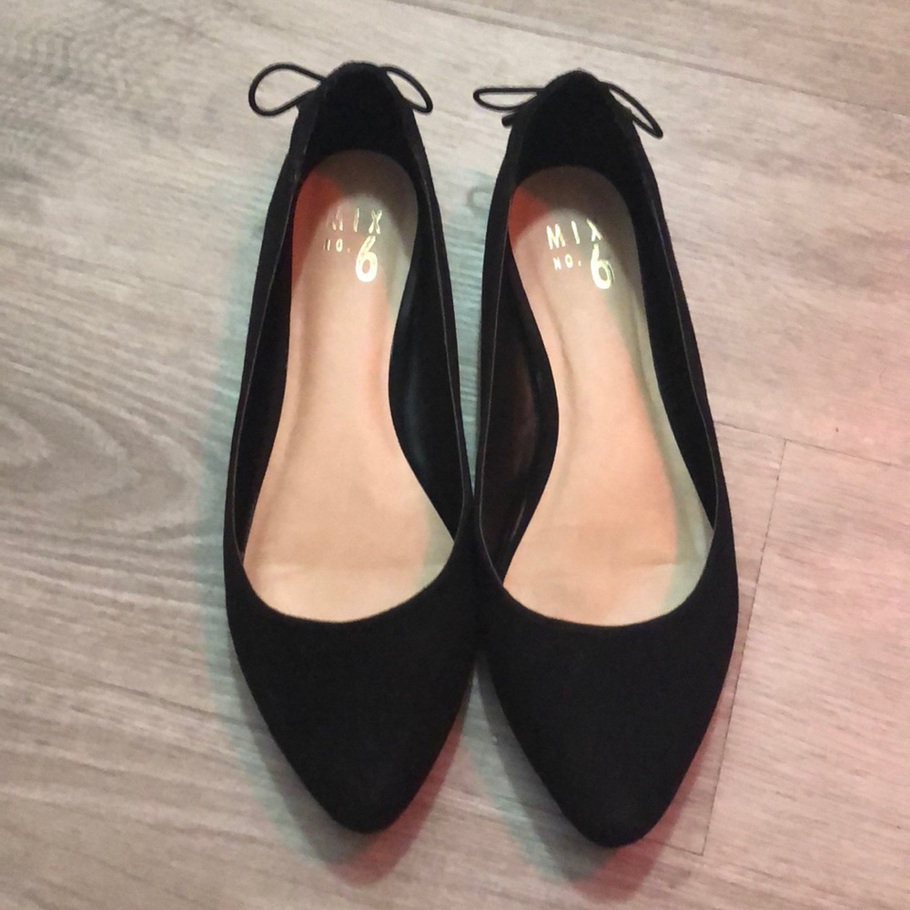 Black flats with bows in back